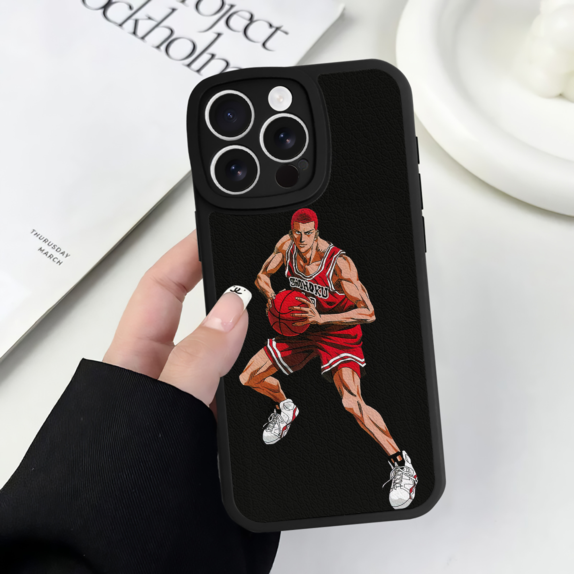 （画像用） SLAM DUNK／スラムダンク 【iPhone 16シリーズ対応】シリコンスマホケース（レザー調） 材質：シリコン